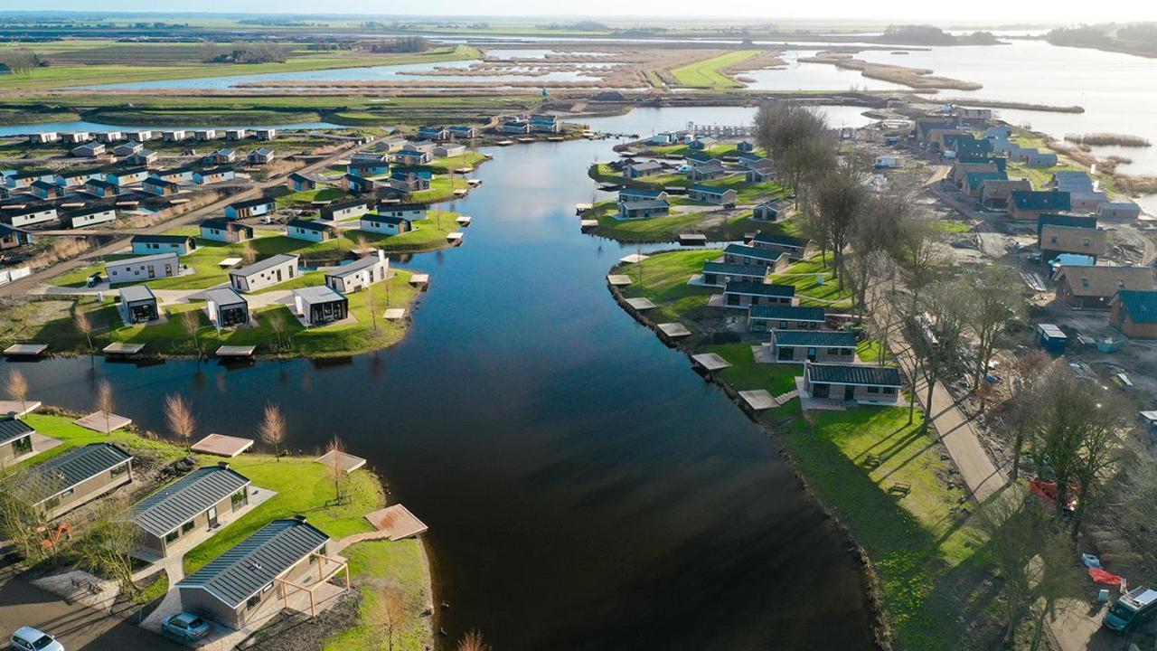 Tiny Vakantiehuis Aan Het Water Met Eigen Steiger En Airco Kampen Eksteriør bilde